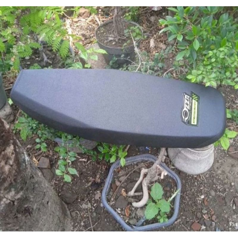 JOK HONDA ASTREA GRAND SLIM SIKU LOGO OZZA AMPLAS>Jok astrea grand logo ozza amplas