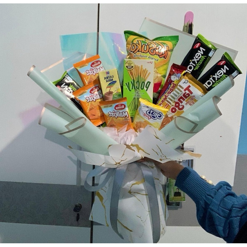 

Bouquet buket snack bunga artificial flower kado hadiah wisuda graduation ulang tahun