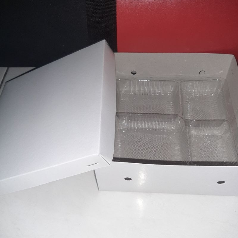

Dos 18x18x7,5 400Gr lubang + mika