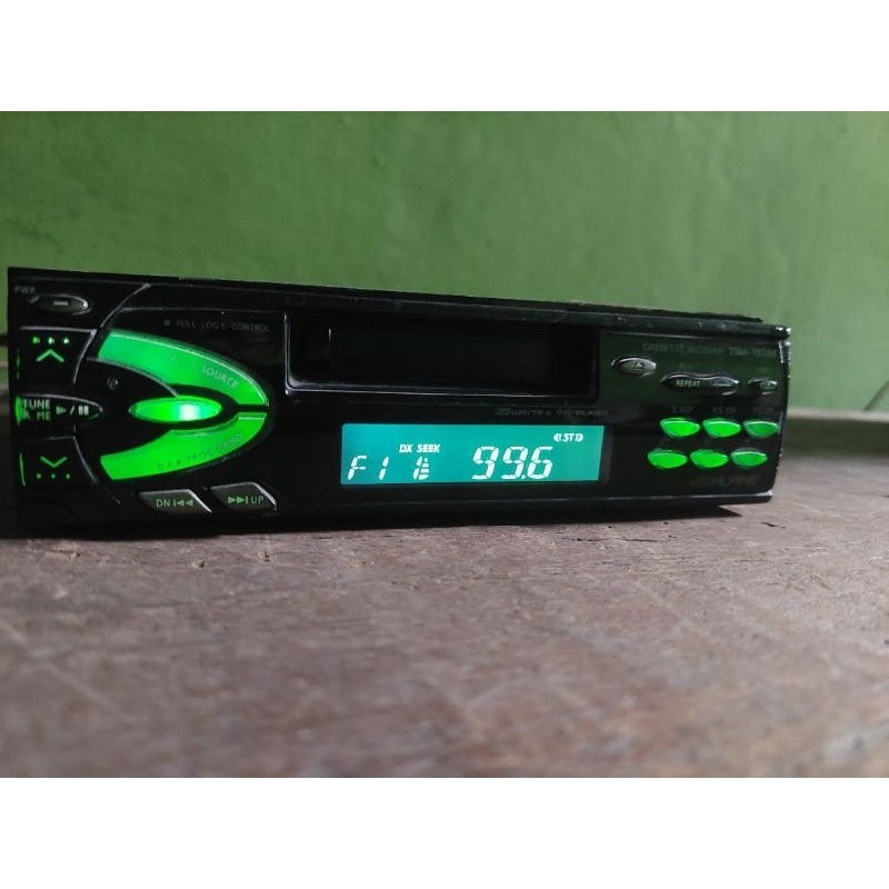 Alpine TDM7574 Head Unit Radio Mobil