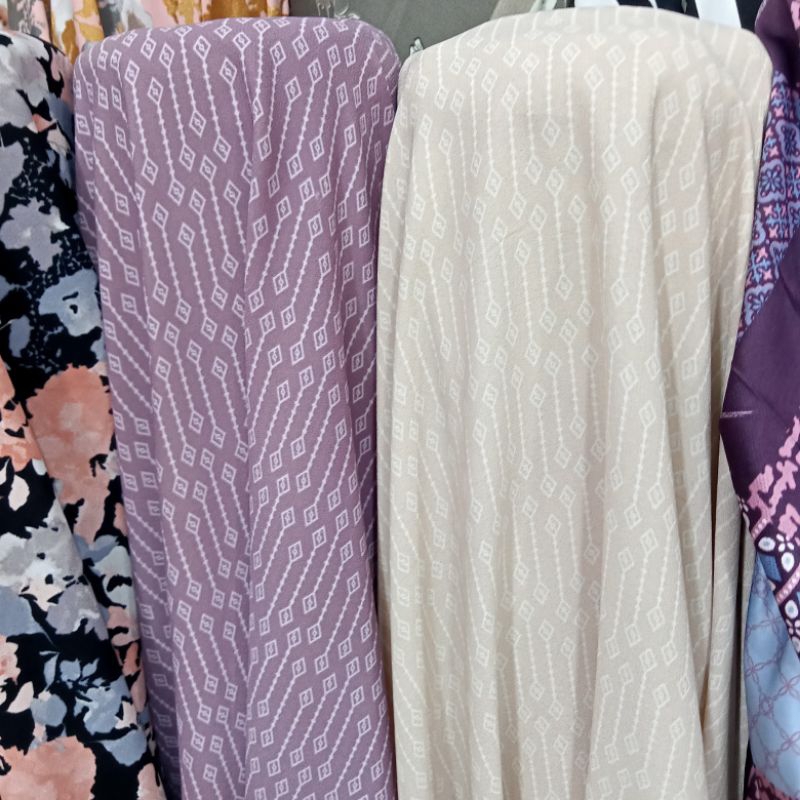 Kain Lady Zara Crepe Motif Bunga - Kain Zara Crepe - Kain Nasiji Crepe - Kain Meteran Sqa | Harga Pe