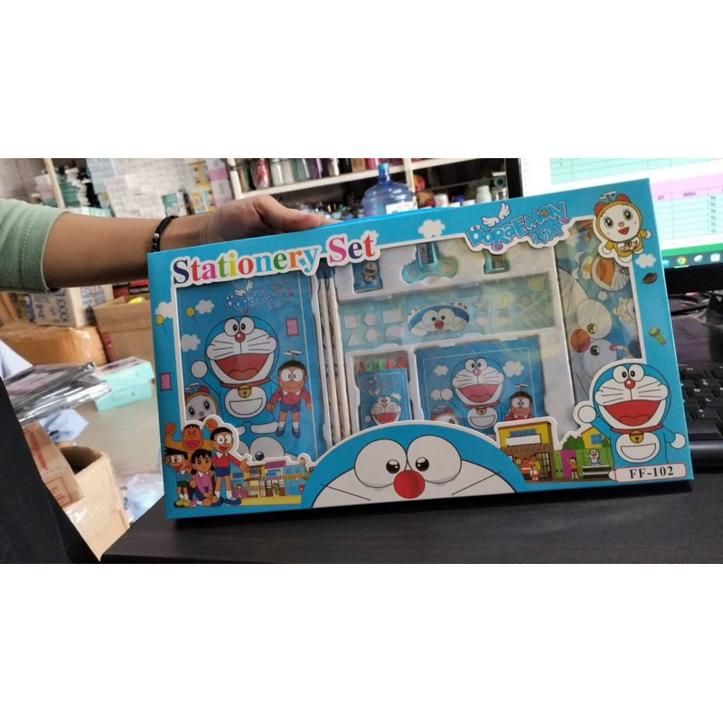 

Paket lengkap alat tulis karakter