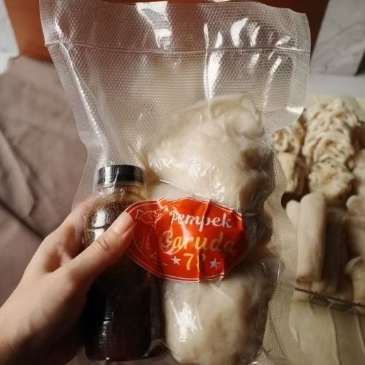 

Pempek Ikan Tenggiri Besar Isi 3