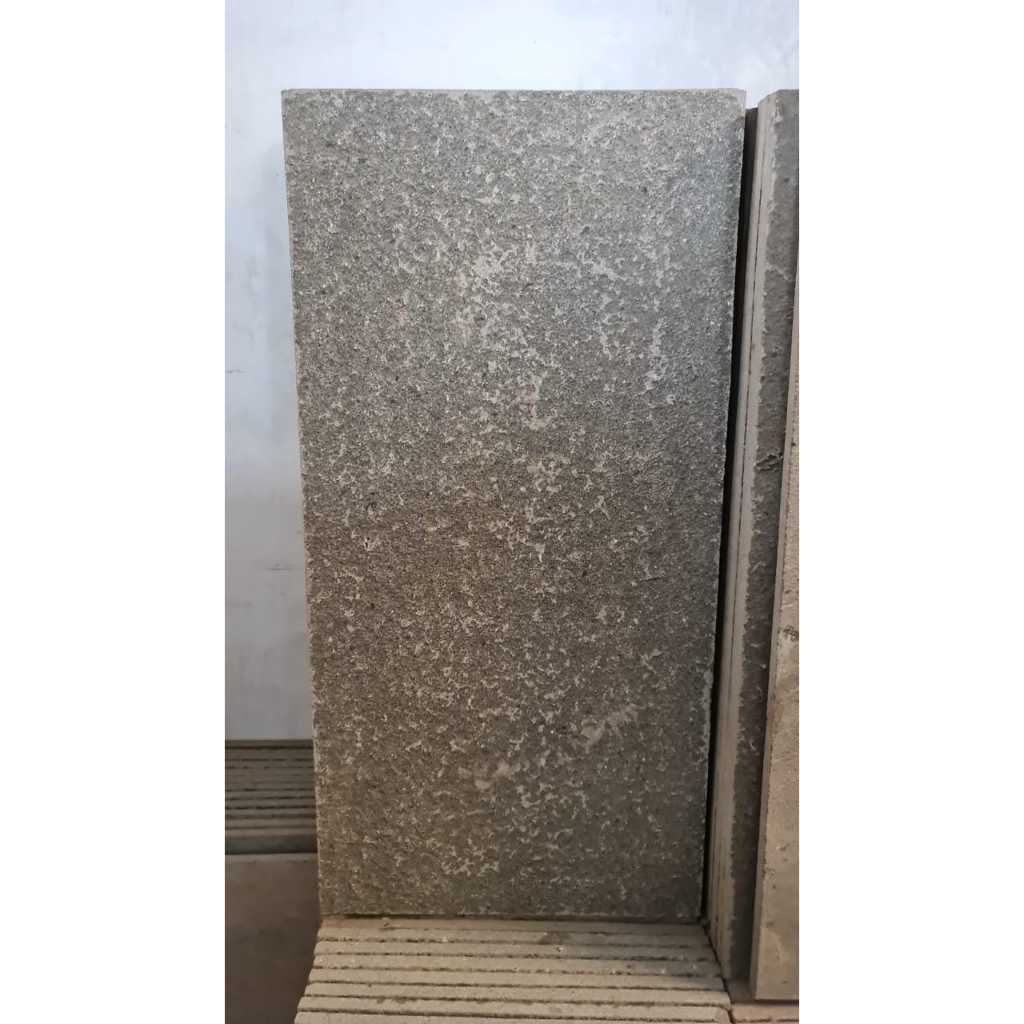 Batu Alam Andesit 30x60 Dewantara Pare Kediri