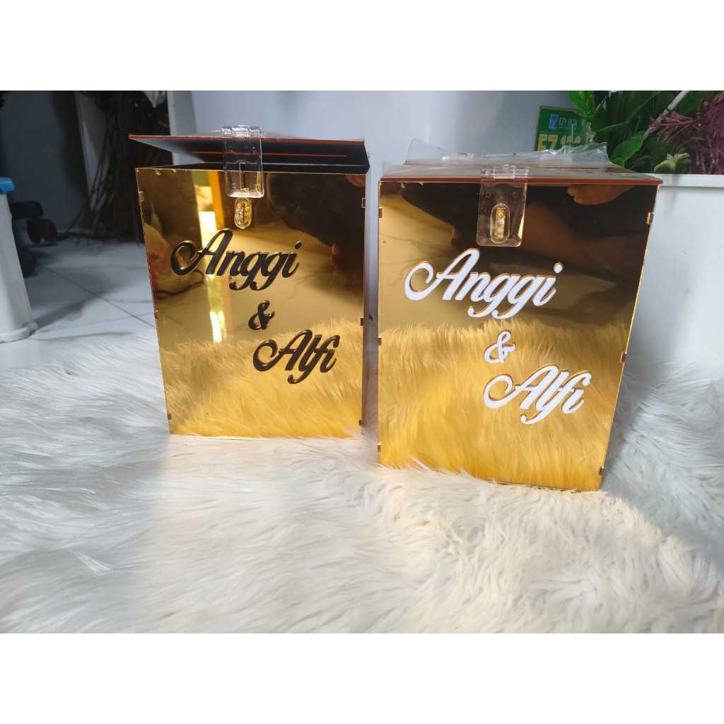 

KOTAK AMPLOP WARNA EMAS / KOTAK AMPLOP PERNIKAHAN / KOTAK AMPLOP CUSTOM