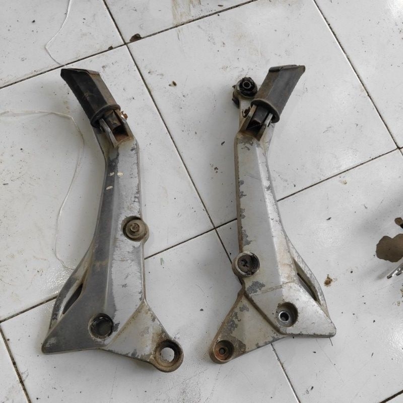 foot step belakang smash new titan original