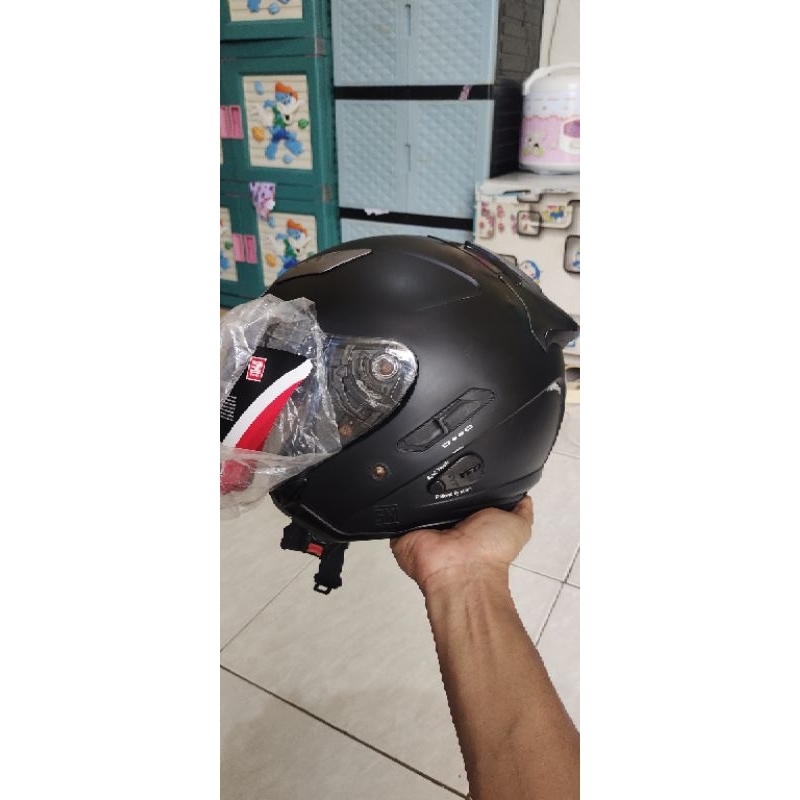 Helm bekas original KYT.