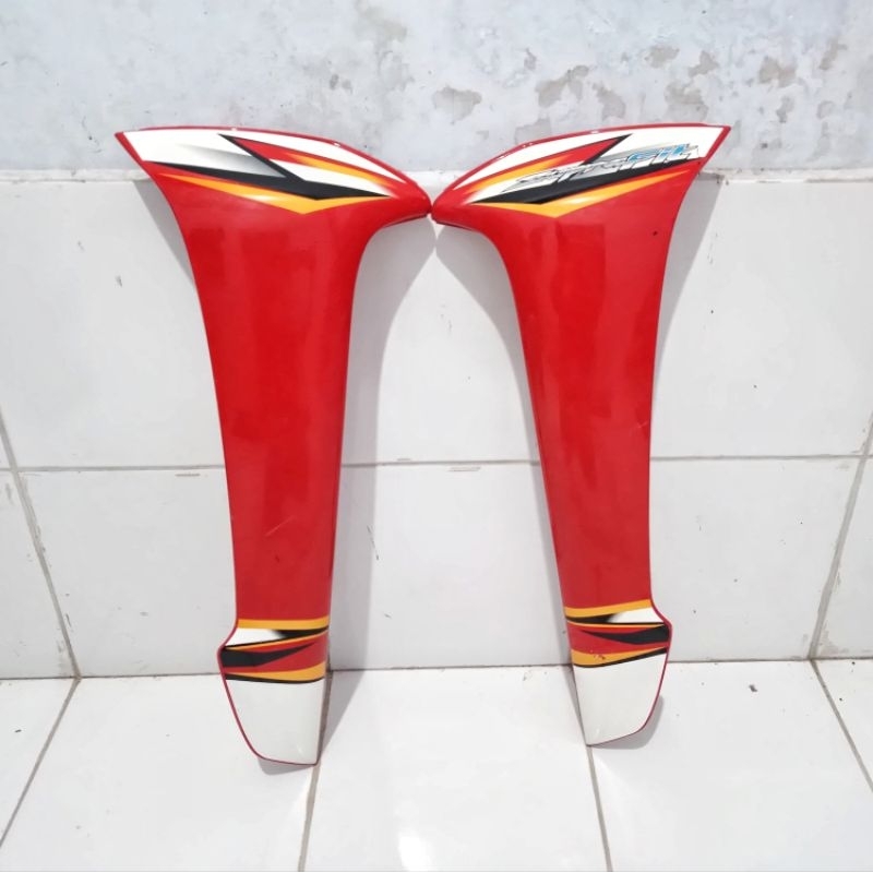Cover Sayap Luar Honda Supra Fit New merah Putih 2006 2007 bekas ORI copotan