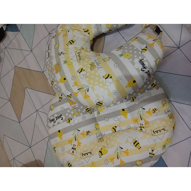 Bantal Menyusui & Sofa Bayi Preloved