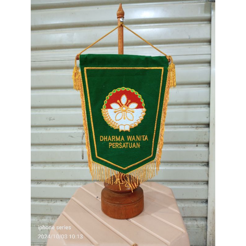 

vandel meja dharma wanita /CUSTOM logo instansi--- Bahan bludru hijau Bordir Logo Rumbai