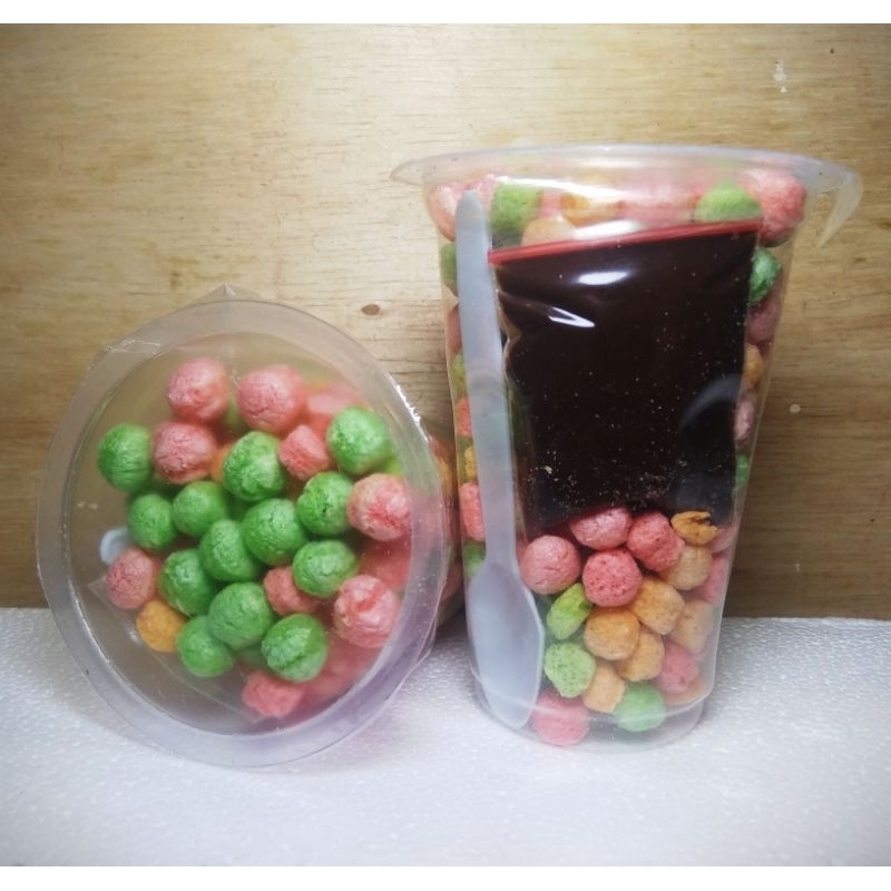 

nyam-nyam/rainbow rice crispy coklat & stroberi