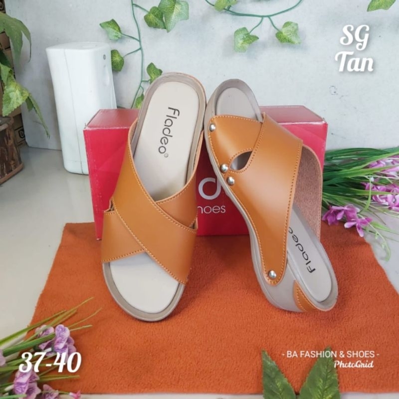 SANDAL SELOP WEDGES WANITA BAHAN SINTETIS MERK FLADEO SIZE 37-40