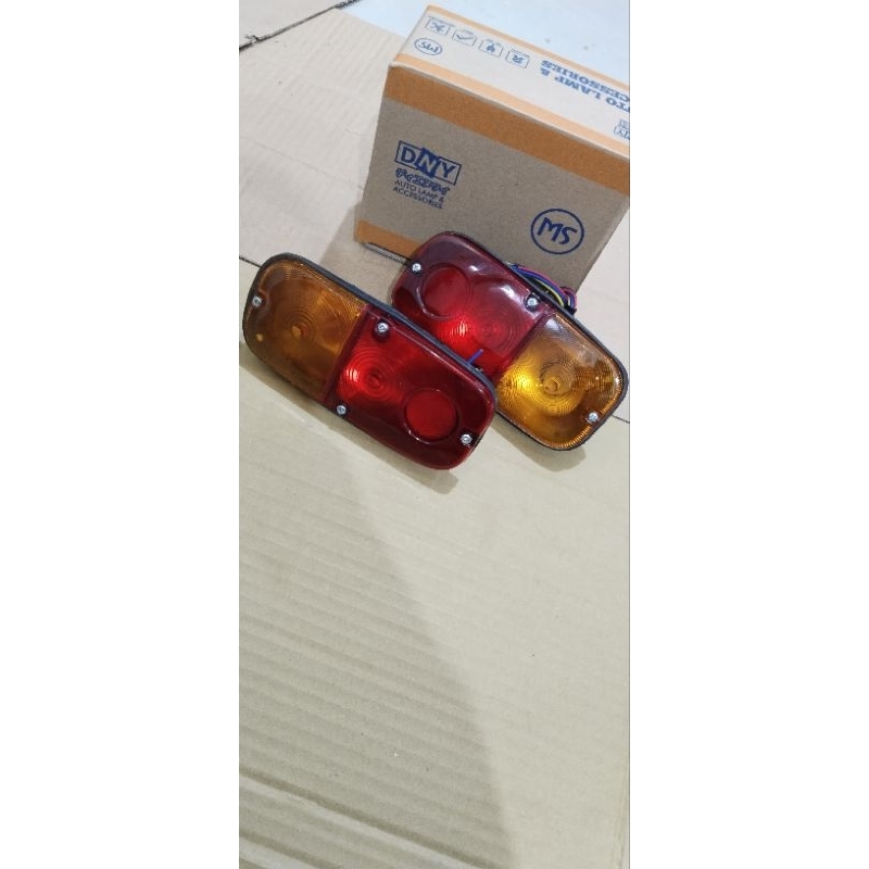1 Set Lampu Stop Belakang Colt T120 Tahun 1971-1980 PICK UP
