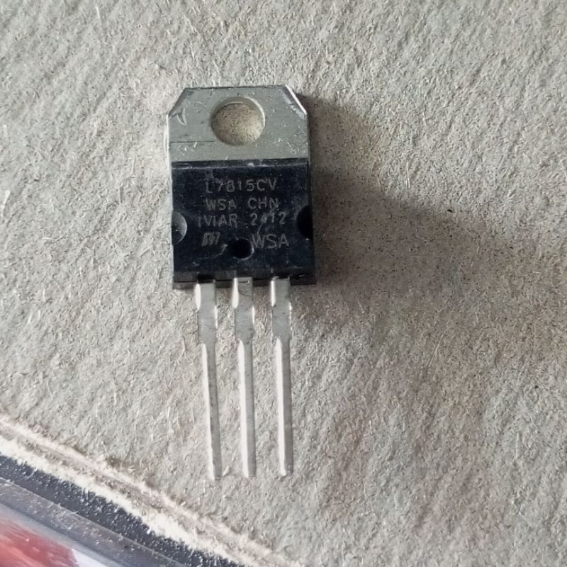 IC TEGANGAN REGULATOR 7815