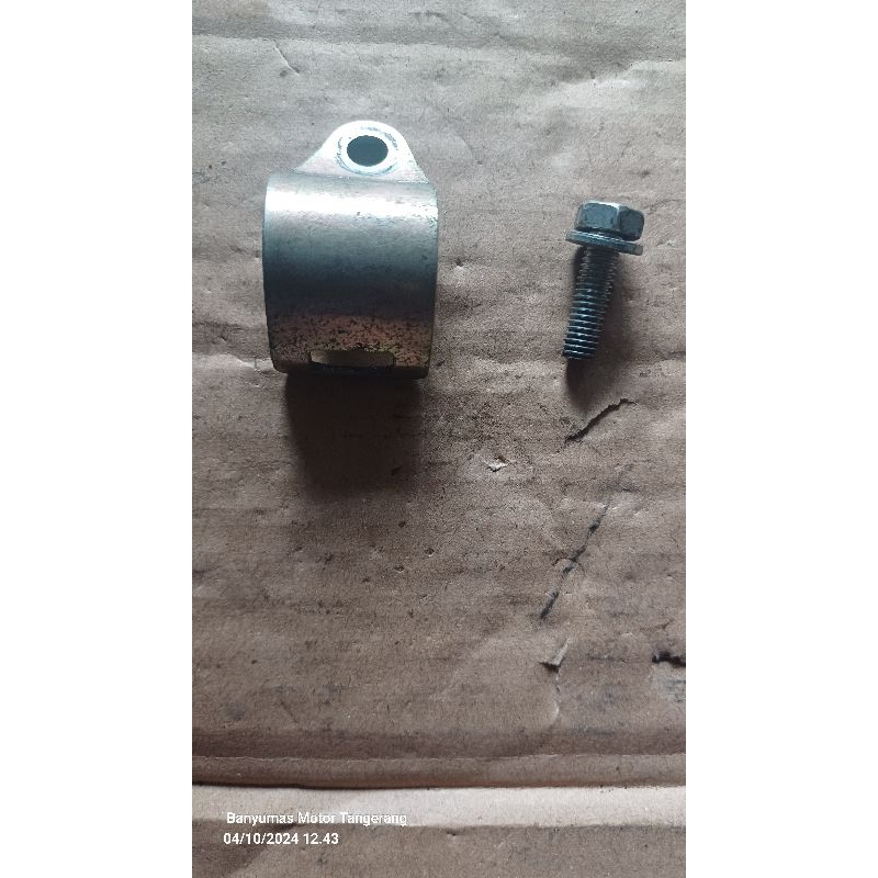 plat kleman rem belakang vario 125 old original