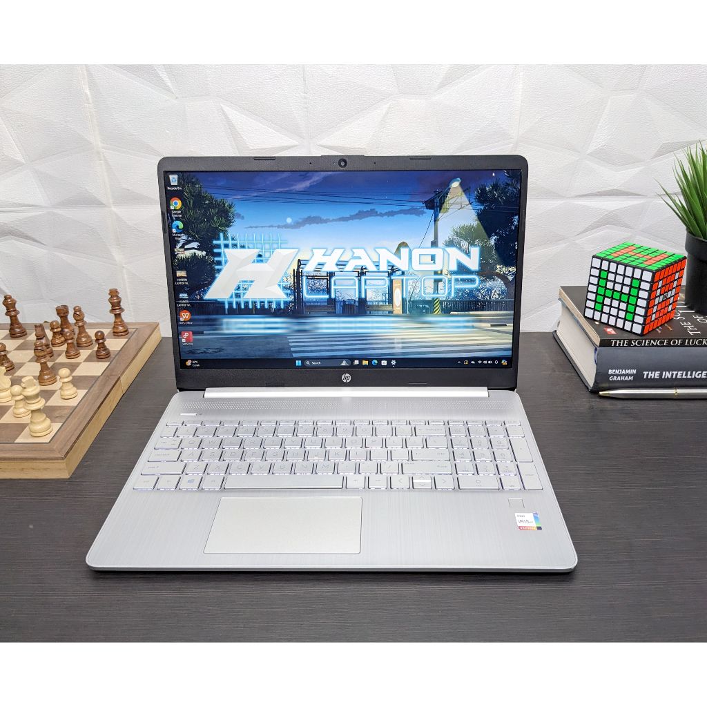 HP Laptop 15s Intel Core i7-1195G7 Iris XE Ram 16 GB SSD NVMe 1 TB Ultrabook Bezel less