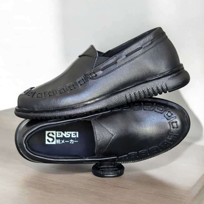 Sepatu Loafers Slip On Hitam Pria Kulit Sapi Asli Pantofel Slop Casual Formal Pansus Full Black Cowo