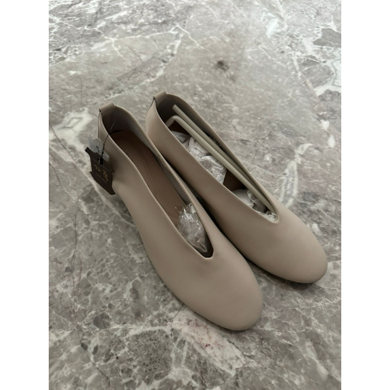 Dijual murah preloved Sepatu The Byshuz Korea Sappun size 240 / 38