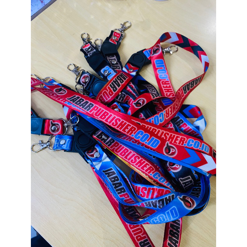 

lanyard custom kekinian