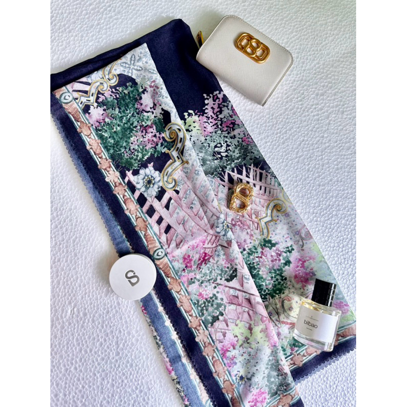 Buttonscarves Sevilla series