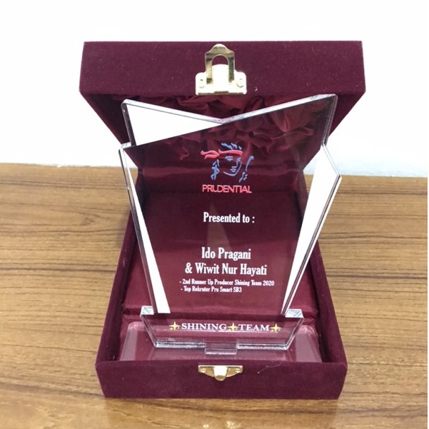 Plakat Akrilik + Box Bludru SEHARI SELESAI