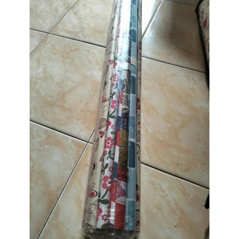 

kertas kado mix warna, mix motif, cowok cewek mix glossy dan doff