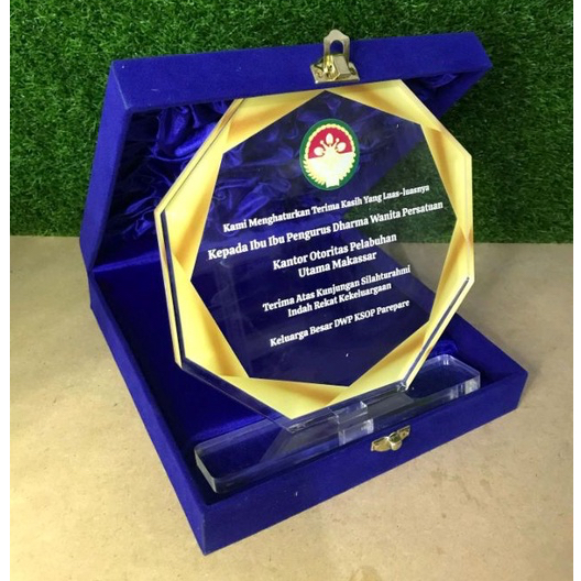 PLAKAT AKRILIK HEXAGON 8mm-10mm PLAKAT AKRILIK CUSTOM