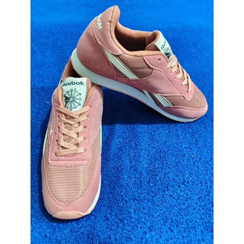 Sepatu Joging Olahraga  Wanita Reebok Classic