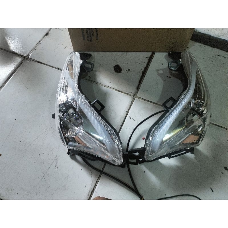 Lampu sein depan Supra x125 helm in alis running