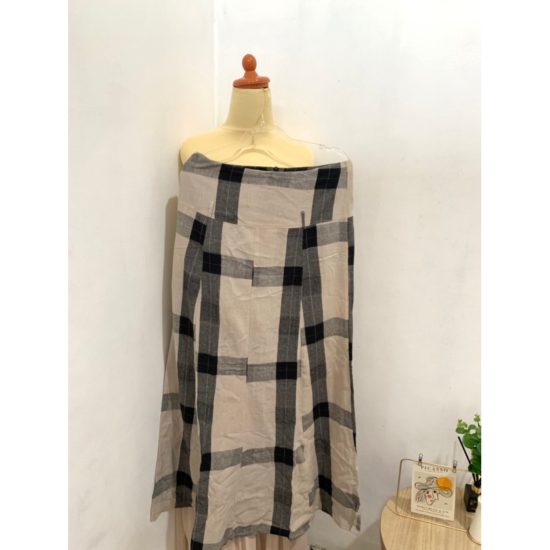 Preloved Rok Wanita / Preloved Rok / Rok Wanita / Jual Rok Wanita / Preloved Rok / Rok Line A