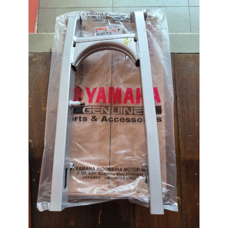 SWING ARM SASIS REAR ARM ASSY JUPITER Z JUPITER BURHAN KODE 5TP-F2100-00-35 YAMAHA ORIGINAL
