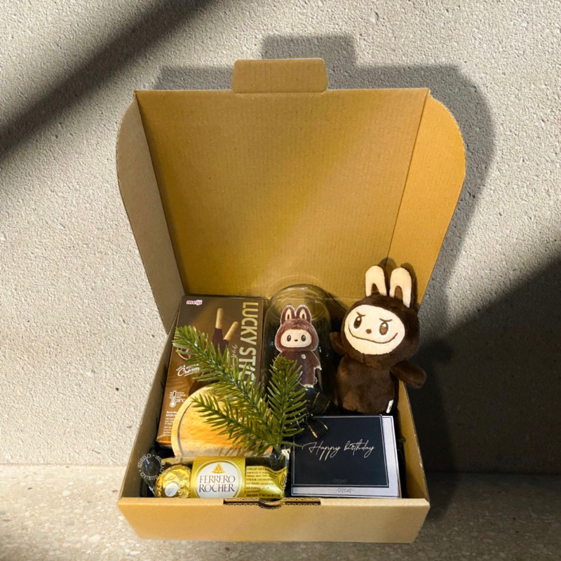 

Hampers giftbox kado cewek labubu set