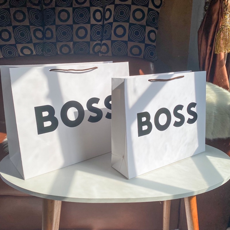 

Paper Bag BOSS Hugo Boss Size Larga dan Medium