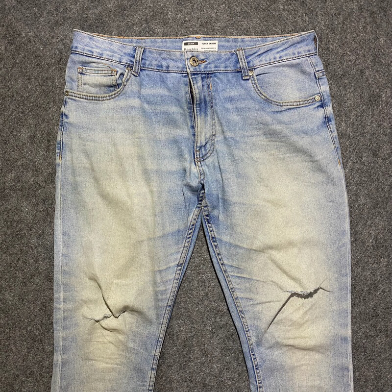Ripped Jeans Bershka