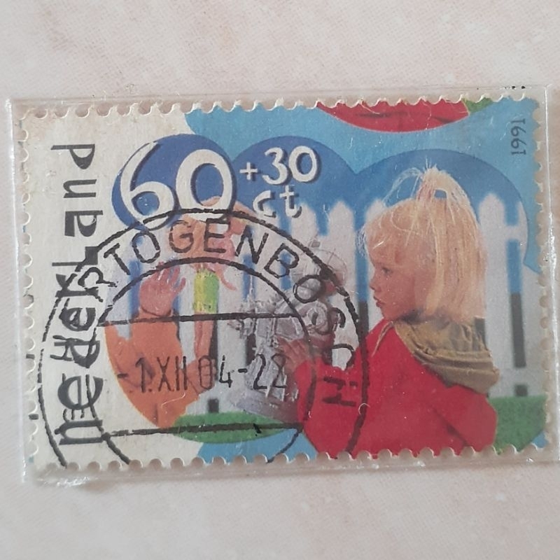 

Perangko Belanda Children Stamps 1991: Outdoor Play (Children Playing with Doll and Robot) Tahun 1991