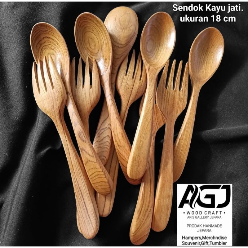 satu set sendok garpu kayu jati