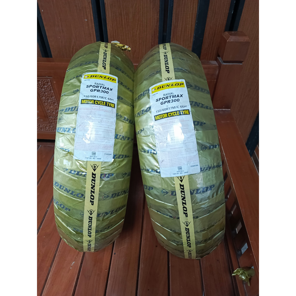 Ban Dunlop 150/60-17 Sportmax GPR 300 Ban Belakang Motor Sport Ring 17 Tubeless