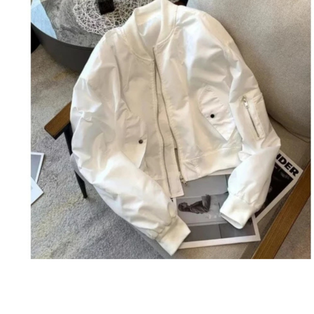 jaket bomber krop wanita/jaket dengan bahan parasut tasslan terbaru trlaris Korea style  Putih Bombe