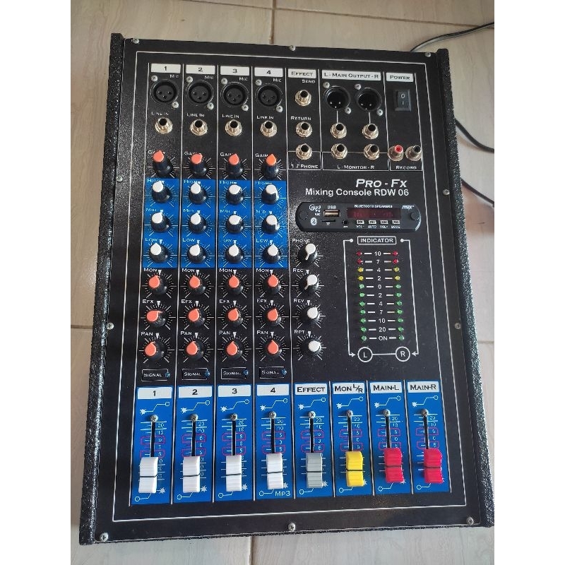 Mixer 4 channel rakitan effect cess