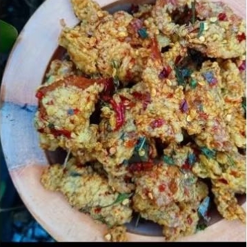 

KERIPIK PEDAS DAUN JERUK 1KG