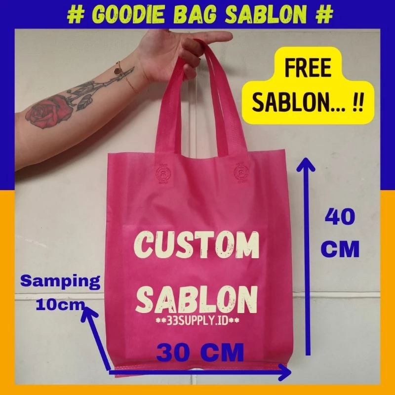 

Tas spunbond 30x40x8 sablon / tas hajatan 30x40 sablon / tas lebaran / tas mengenang / tas souvenir / tas haul / goodie bag sablon /