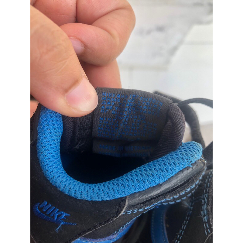 Sepatu bayi nike preloved