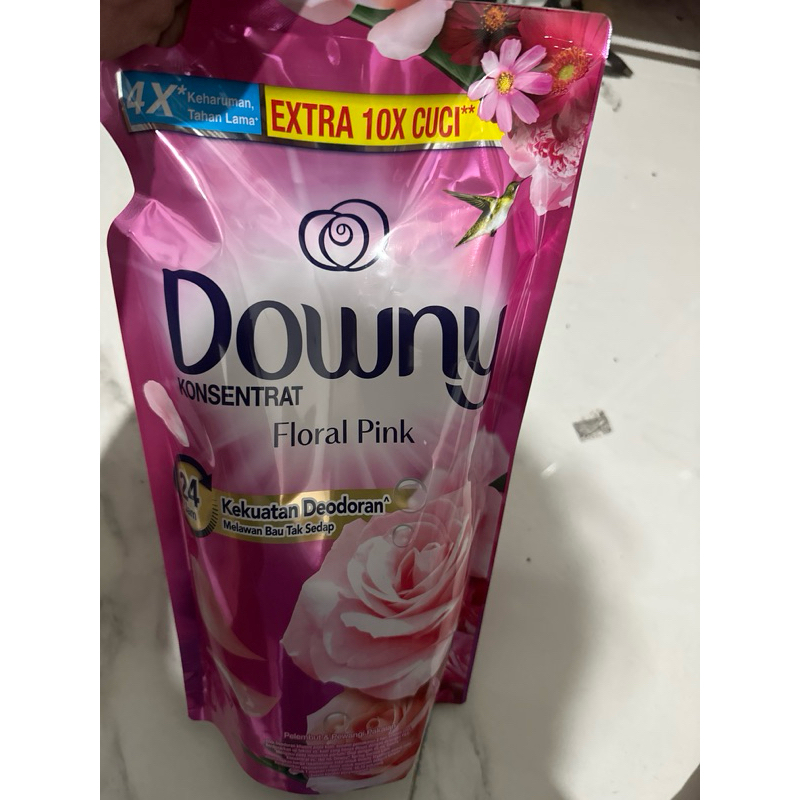 Downy pewangi pakaian 1300 L