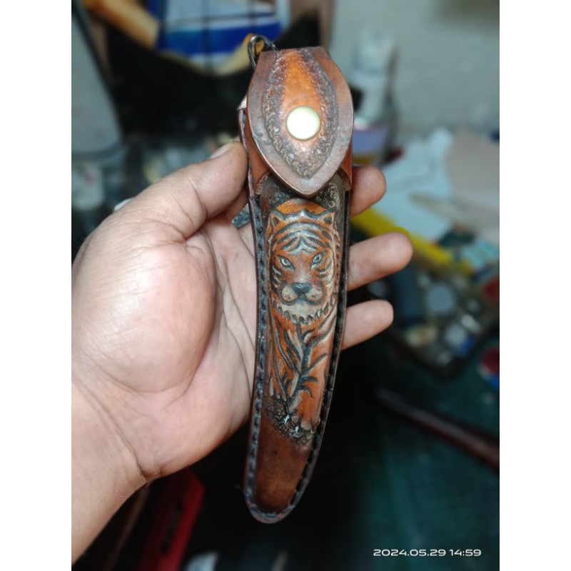 SARUNG PIPA KULIT UKIR MOTIF MACAN 15CM 16cm 17cm