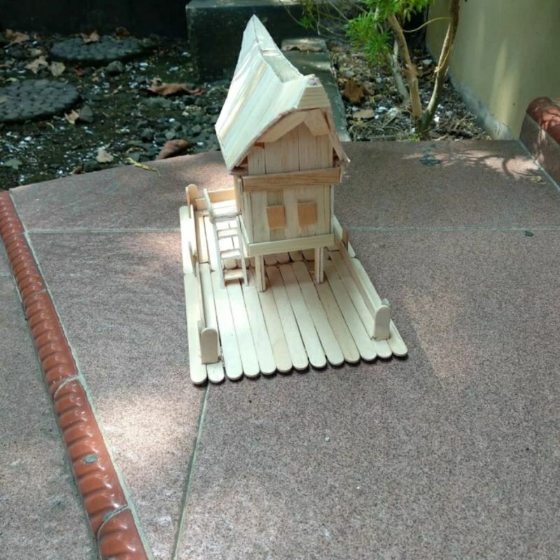 Prakarya Maket Rumah Toraja Tongkonan dari Stik Es Krim
