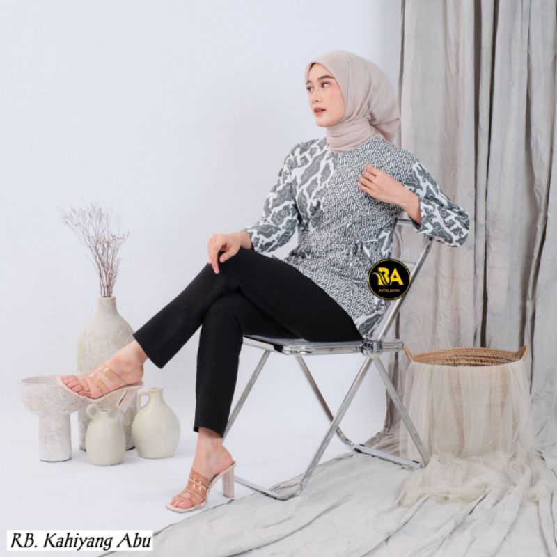 Blouse Batik Simple Harian|Blouse Batik Santai KekinianBlouse Batik Kerja Murah|Blouse Batik Motif T