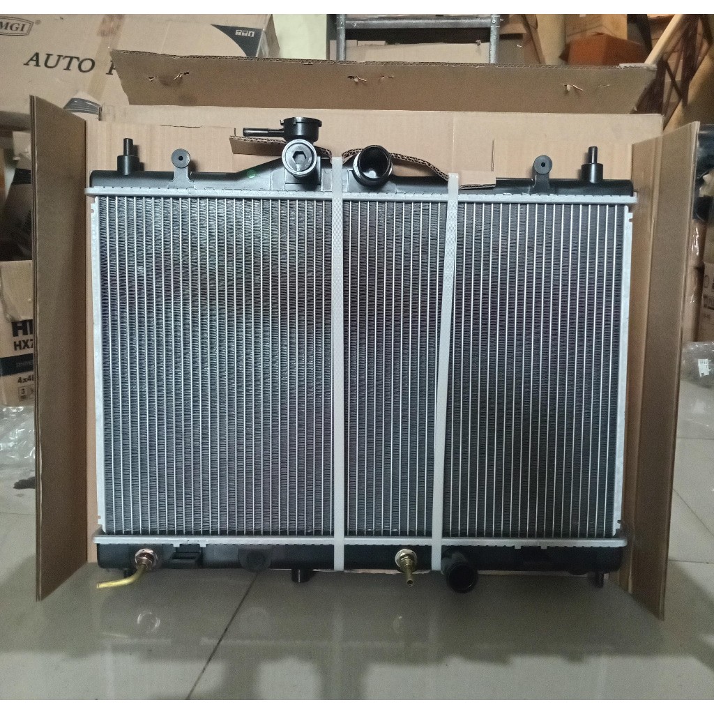 Radiator Livina matic