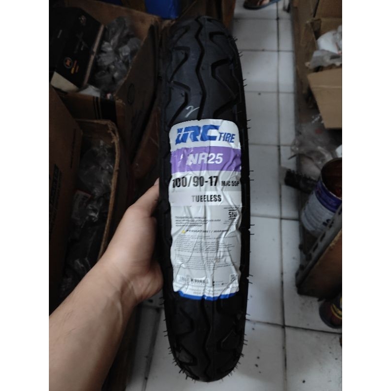 ban luar irc tubeless 100/90-17 nr25 (stdr ban belakang verza & megapro monoshock)