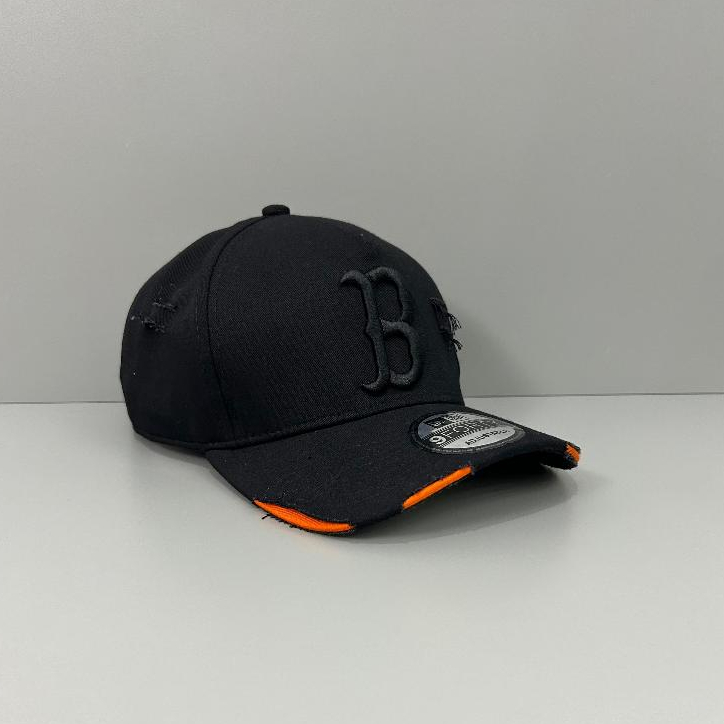 TOPI PRIA/TOPI BASEBALL B HITAM MOTIF ROBEK