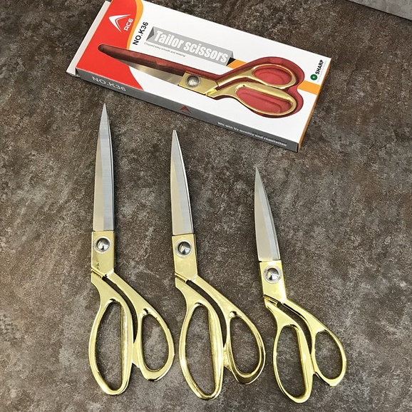 

Tailor Scissors / Gunting Kain Gold / Gunting Potong Bahan Kain Konveksi Garmen / Textile Scissors / Gunting Jahit Kain / Gunting Tajam / Gunting Penjahit / Gunting Gagang Emas